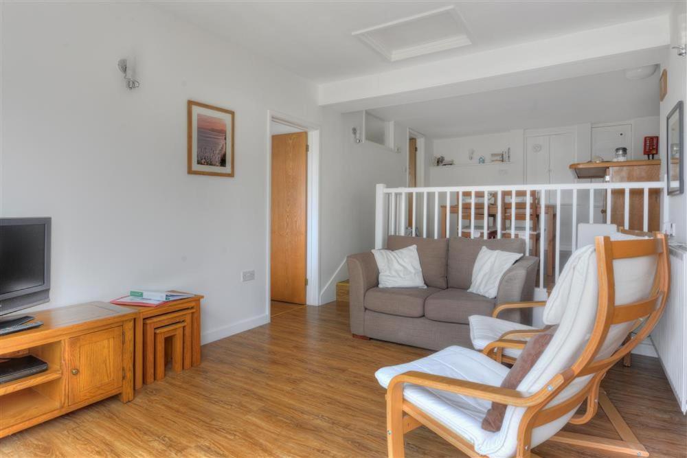 Greystones Flat * Лайм-Реджис